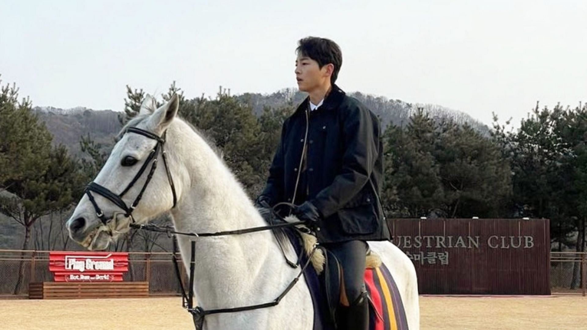 Featuring Song Joong-ki as Vincenzo Cassano (Image via @hi_songjoongki/Instagram)